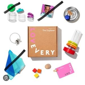Lovevery The Explorer Play Kit (9-10 Months) and Book Bundle